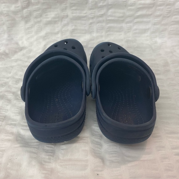 Child Size 6 Navy Blue Crocs - Picture 5 of 9